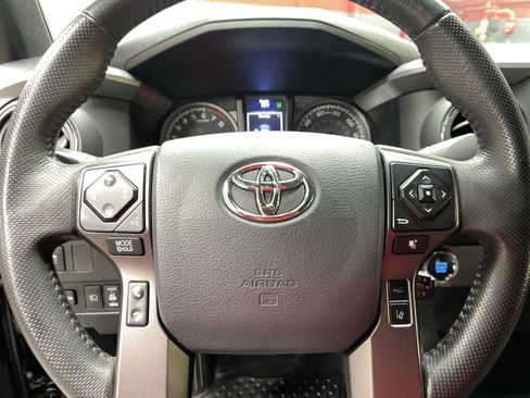 Used 2020 Toyota Tacoma TRD Off-Road image 18