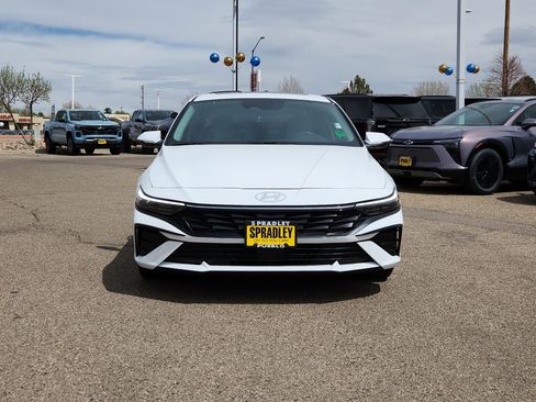 Used 2025 Hyundai Elantra Limited image 5