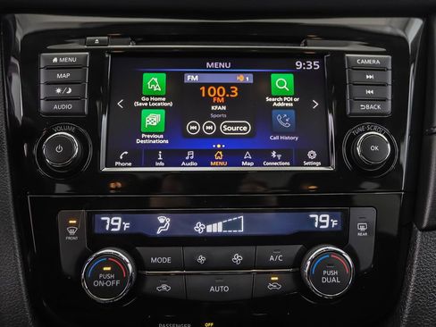 Used 2020 Nissan Rogue SV w/ Sun & Sound Touring Package image 16