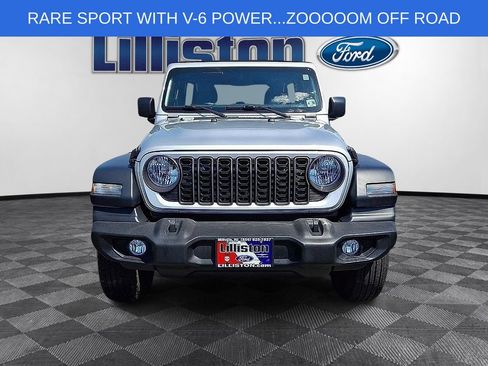 Used 2024 Jeep Wrangler Unlimited Sport AWD/4WD image 2