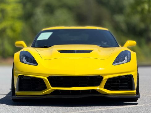 Used 2017 Chevrolet Corvette Z06 RWD image 3