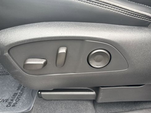 Used 2025 GMC Sierra EV Denali image 13