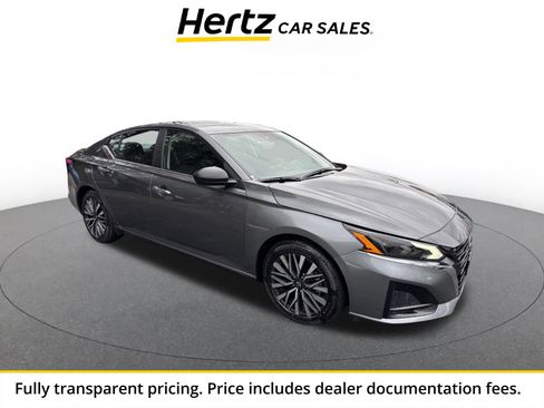 Used 2025 Nissan Altima 2.5 SV FWD image 1