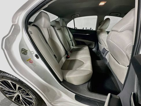 Used 2019 Toyota Camry SE FWD image 28