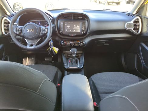 Certified 2020 Kia Soul S image 12
