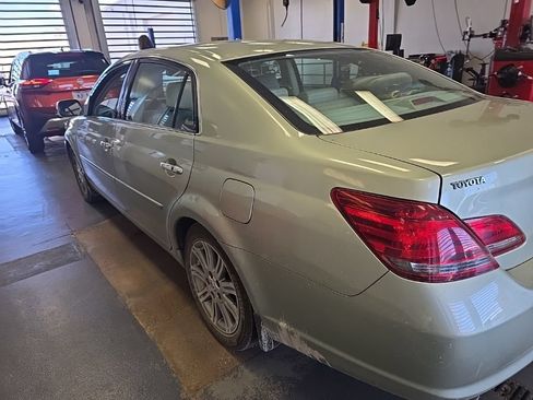 Used 2008 Toyota Avalon XLS FWD image 5