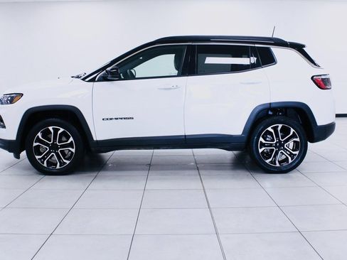 Used 2024 Jeep Compass Limited image 3