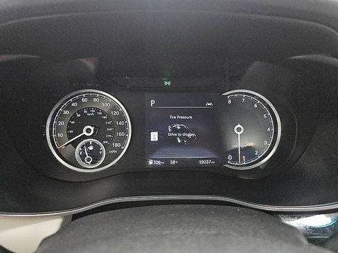 Used 2025 Genesis G70 2.5T image 5