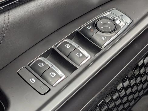 Used 2025 Kia Carnival SX Prestige FWD image 35