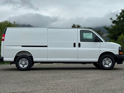 New 2026 Chevrolet Express 2500 Extended w/ Communications Package RWD image 3