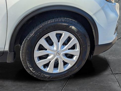 Used 2017 Nissan Rogue S image 11