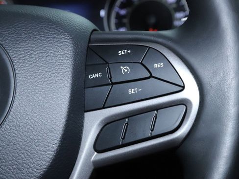 Used 2019 Jeep Cherokee Limited image 23