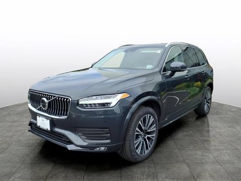 Used 2022 Volvo XC90 T6 Momentum w/ Climate Package AWD/4WD image 3