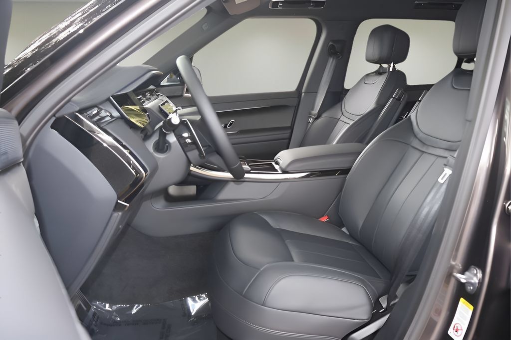 New 2026 Land Rover Range Rover Sport Dynamic SE AWD/4WD image 11