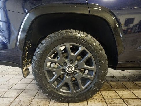 Used 2024 Toyota Sequoia Platinum image 36