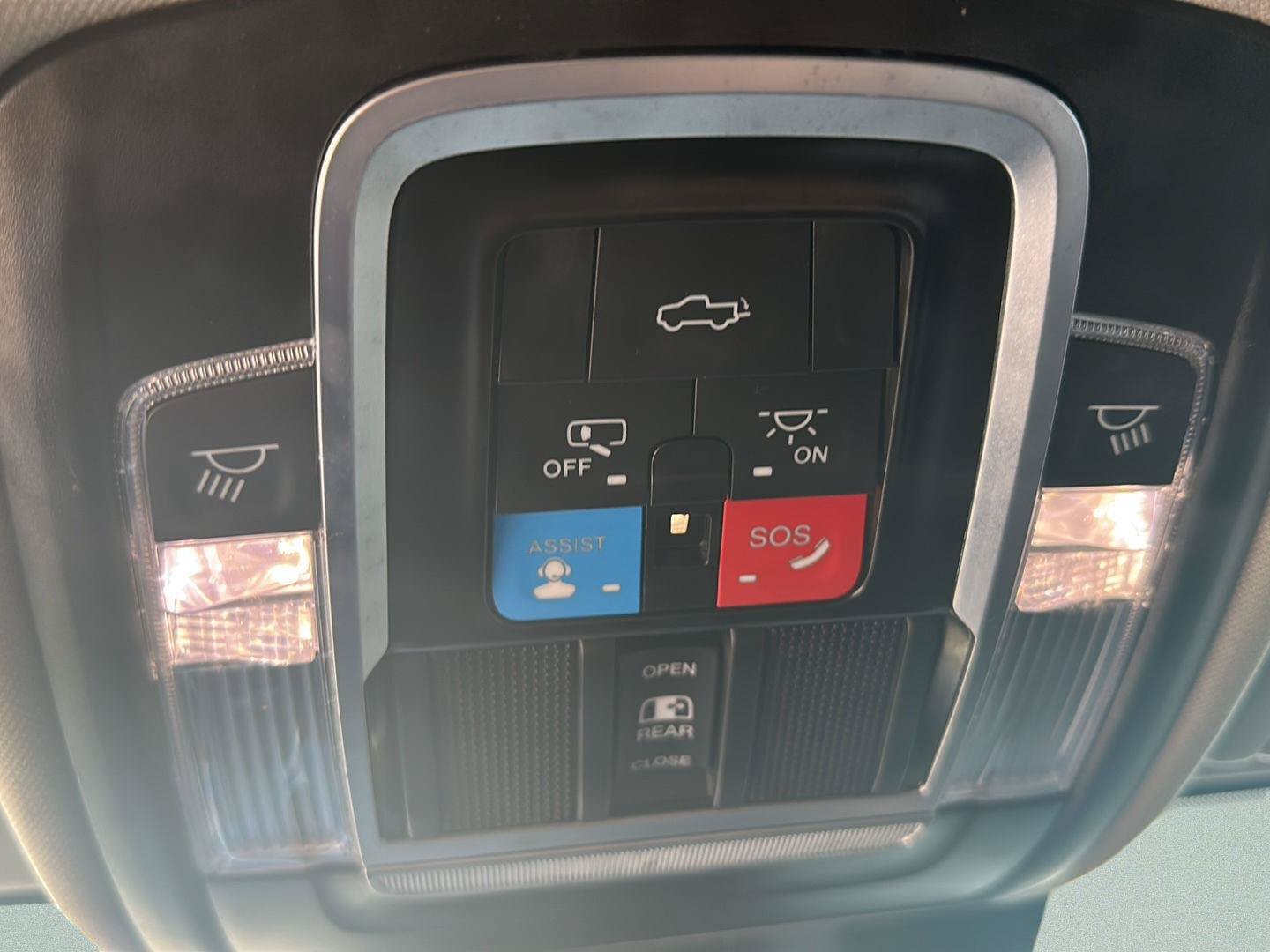Used 2024 RAM 2500 Laramie w/ Safety Group AWD/4WD image 39