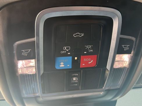 Used 2024 RAM 2500 Laramie w/ Safety Group AWD/4WD image 39