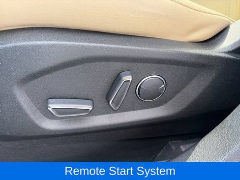 Used 2018 Ford Edge SEL w/ Equipment Group 201A AWD/4WD image 17