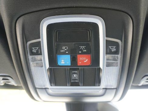 Used 2025 RAM 1500 Laramie AWD/4WD image 17