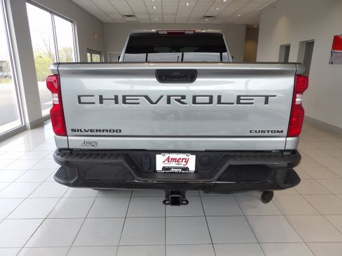 Used 2024 Chevrolet Silverado 2500 Custom w/ Custom Value Package AWD/4WD image 5