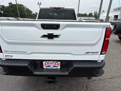 New 2026 Chevrolet Silverado 2500 ZR2 AWD/4WD image 10