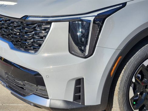 New 2026 Kia Sorento S image 6