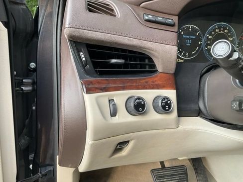 Used 2015 Cadillac Escalade ESV Premium AWD/4WD image 10