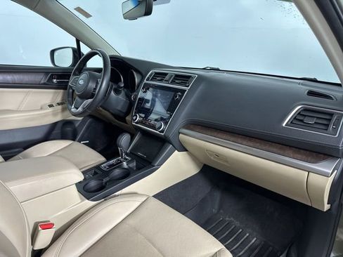 Used 2018 Subaru Outback 2.5i Limited AWD/4WD image 25