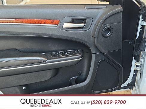 Used 2014 Chrysler 300 RWD image 9