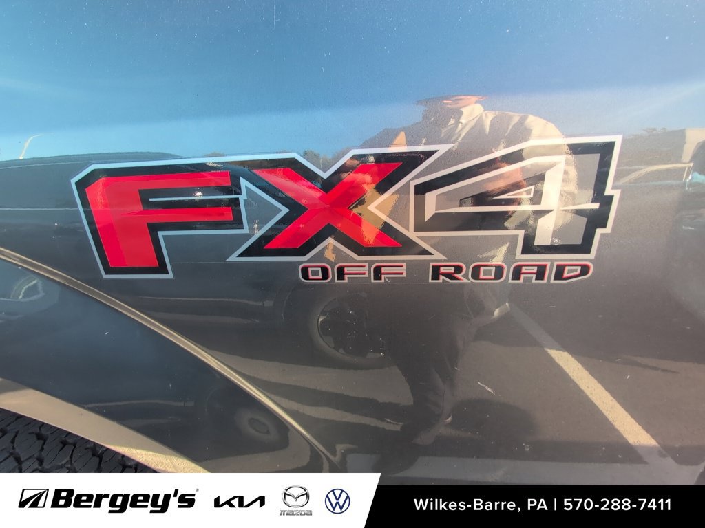 Used 2018 Ford F150 XLT w/ Equipment Group 302A Luxury AWD/4WD image 11