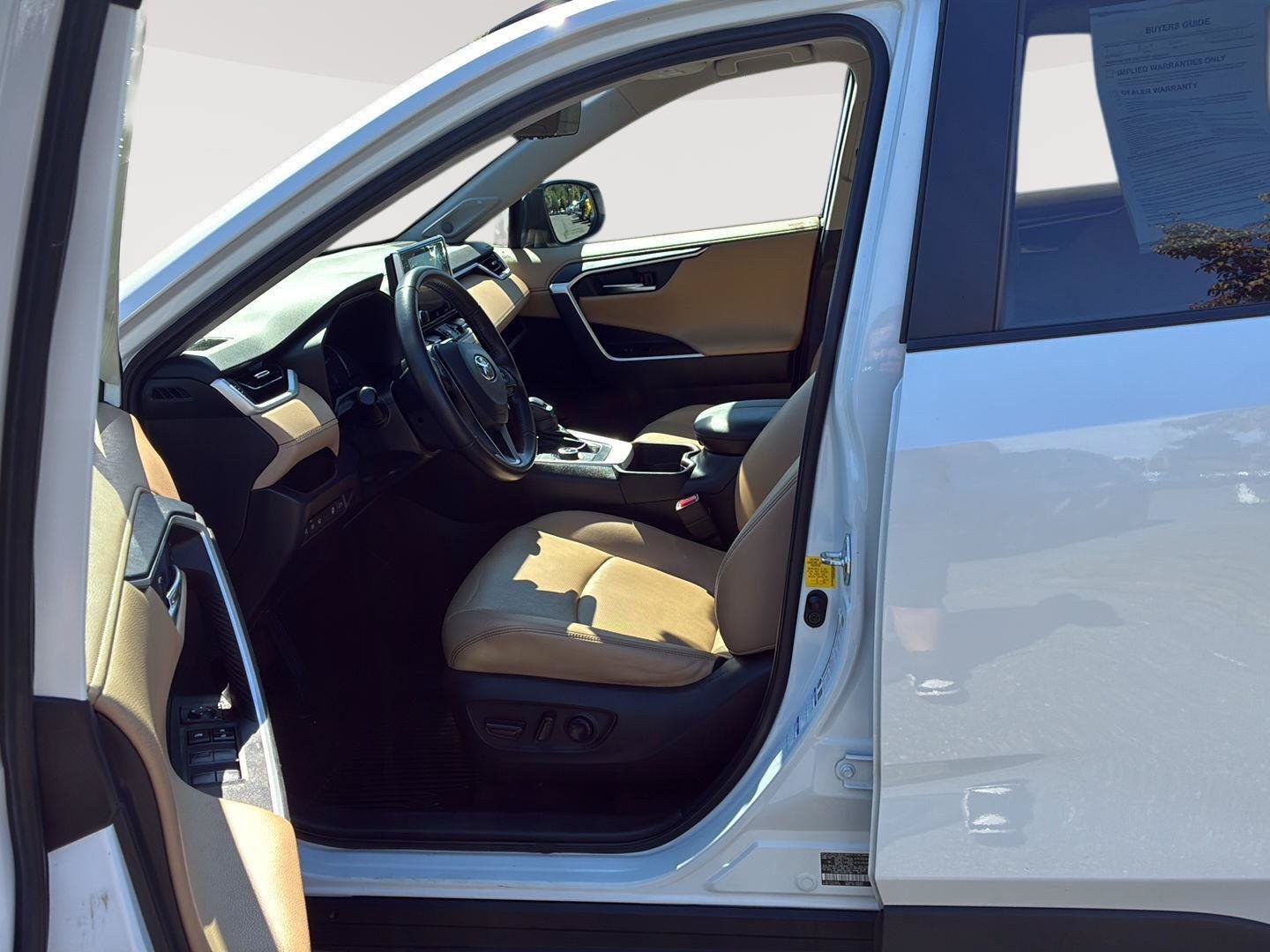 Used 2020 Toyota RAV4 Limited w/ Limited Grade Weather Package AWD/4WD image 29