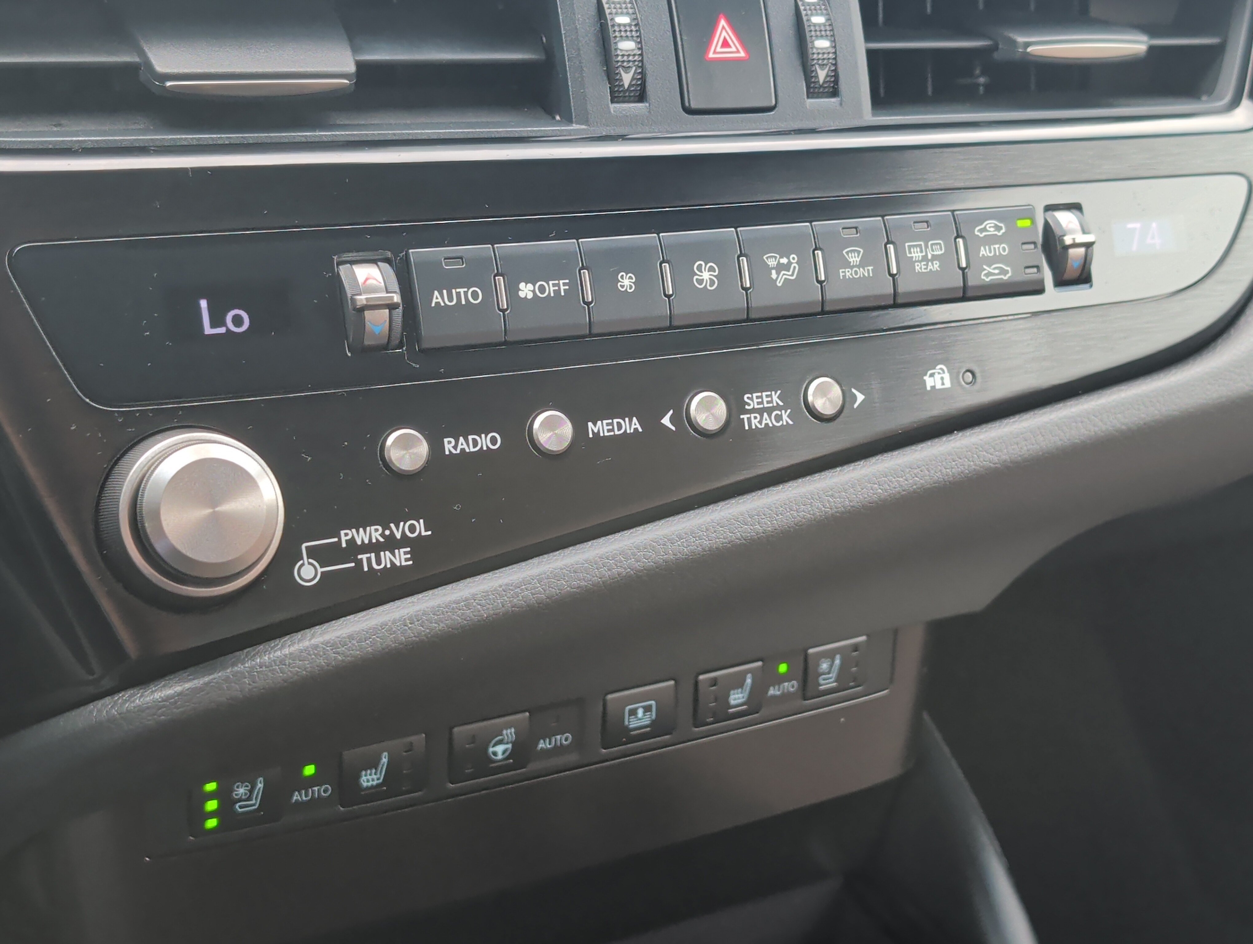 Used 2025 Lexus ES 300h Ultra Luxury w/ Accessory Package (Z1) FWD image 20