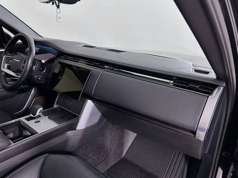 Used 2025 Land Rover Range Rover Long Wheelbase Autobiography image 32