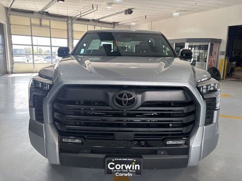Used 2025 Toyota Tundra Limited AWD/4WD image 10