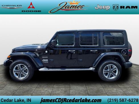 Used 2018 Jeep Wrangler Unlimited Sahara AWD/4WD image 2