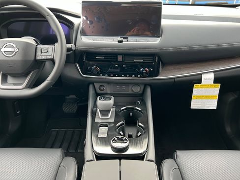 New 2026 Nissan Rogue Platinum image 13