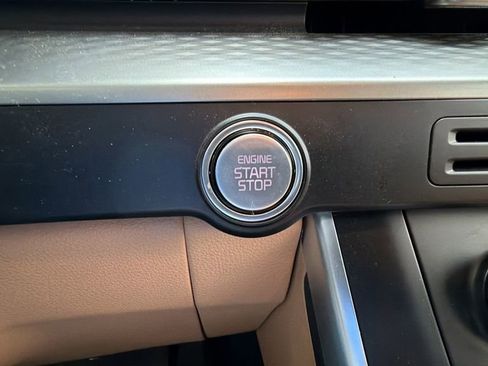 Used 2024 Kia Carnival LX FWD image 36