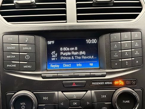 Used 2018 Ford Explorer XLT image 9