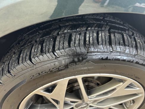 Used 2023 Genesis GV70 2.5T w/ Advanced Package image 9