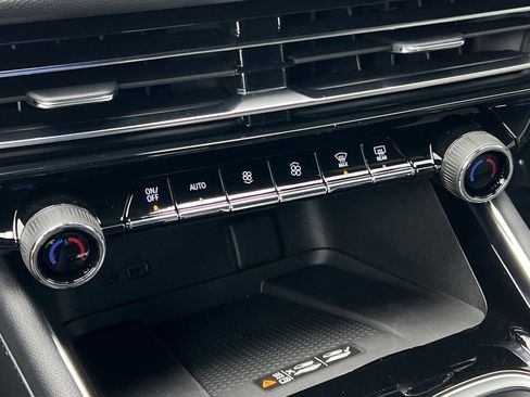 New 2025 Chevrolet Traverse LT w/ Enhanced Driving Package image 26