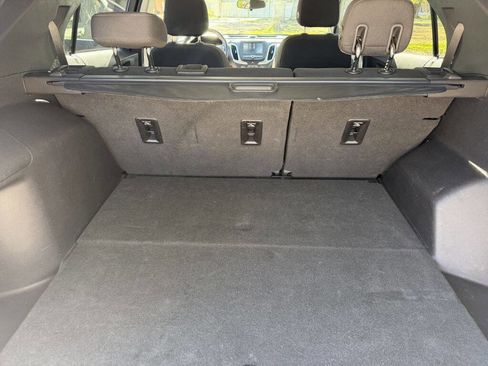 Used 2018 Chevrolet Equinox LT image 18