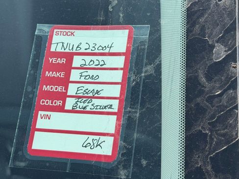 Used 2022 Ford Escape Titanium image 13