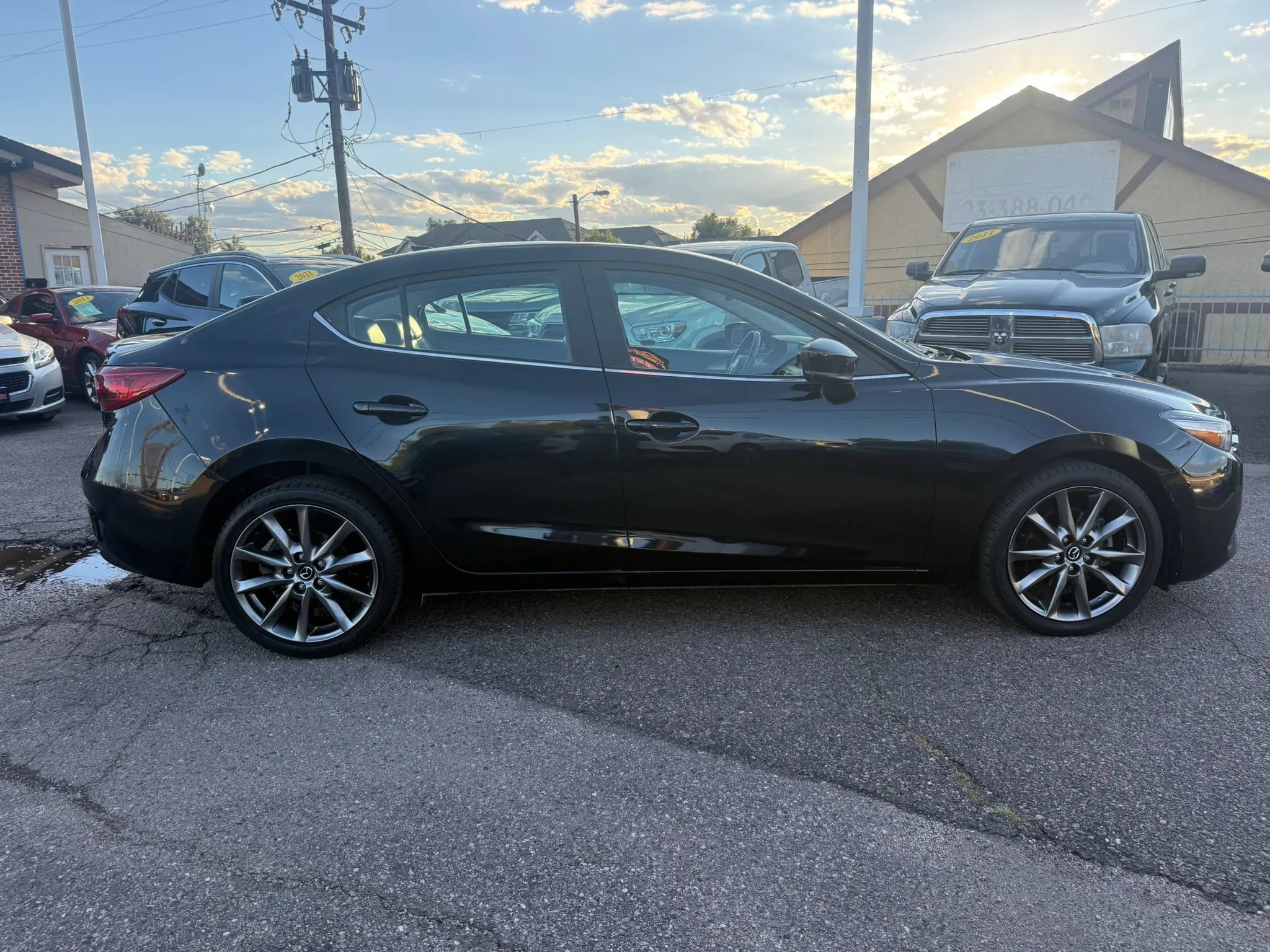 Used 2018 MAZDA MAZDA3 Touring FWD image 7