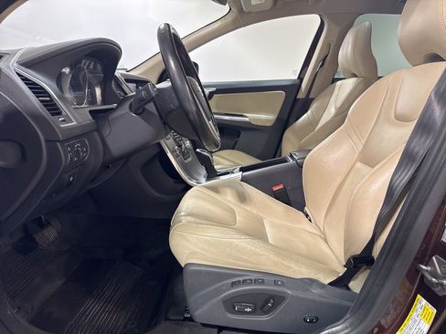 Used 2017 Volvo XC60 T6 Dynamic w/ Climate Package AWD/4WD image 19