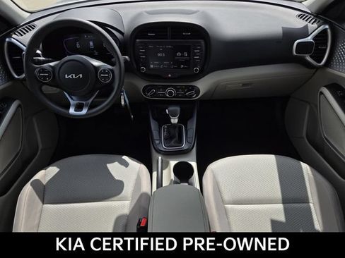 Certified 2025 Kia Soul LX w/ LX Technology Package FWD image 15