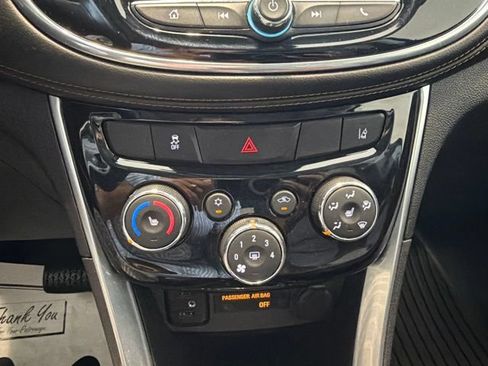 Used 2020 Chevrolet Trax Premier FWD image 17
