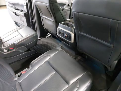 Used 2024 Ford Expedition XLT AWD/4WD image 11