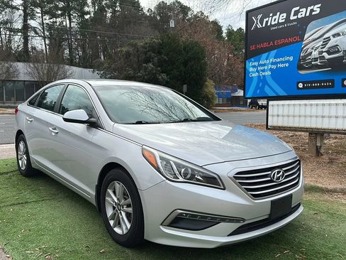 Used 2015 Hyundai Sonata SE w/ Option Group 09 FWD image 1