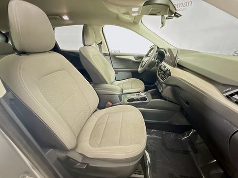 Used 2022 Ford Escape SE FWD image 25