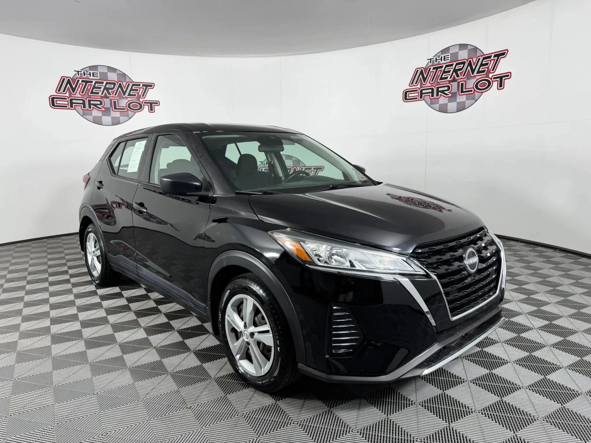 Used 2022 Nissan Kicks S FWD image 9